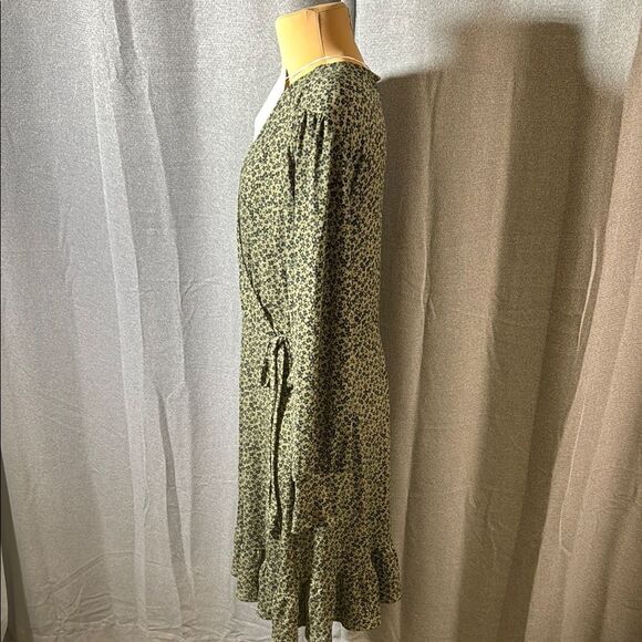 Women's Floral Dress - Black and Green - Picture 6 of 14